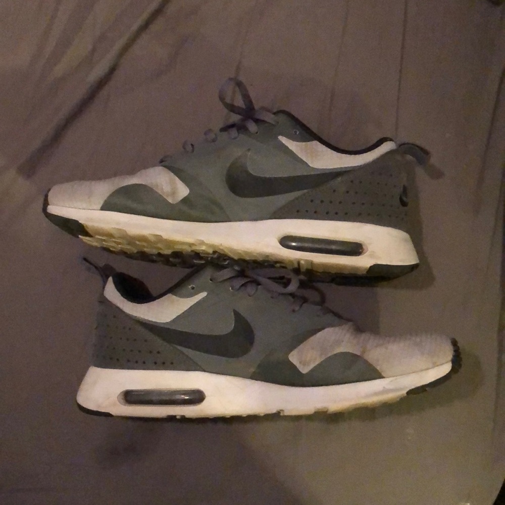 Nike AirMax size 9